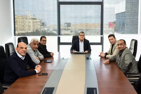 أوسكار رويز يبدأ مهامه كرئيس للجنة الحكام